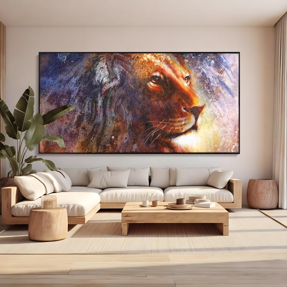 Tablou canvas cu tablou canvas cu leu in nuante cosmice, in rama de aluminiu negru, pe perete intr-un living